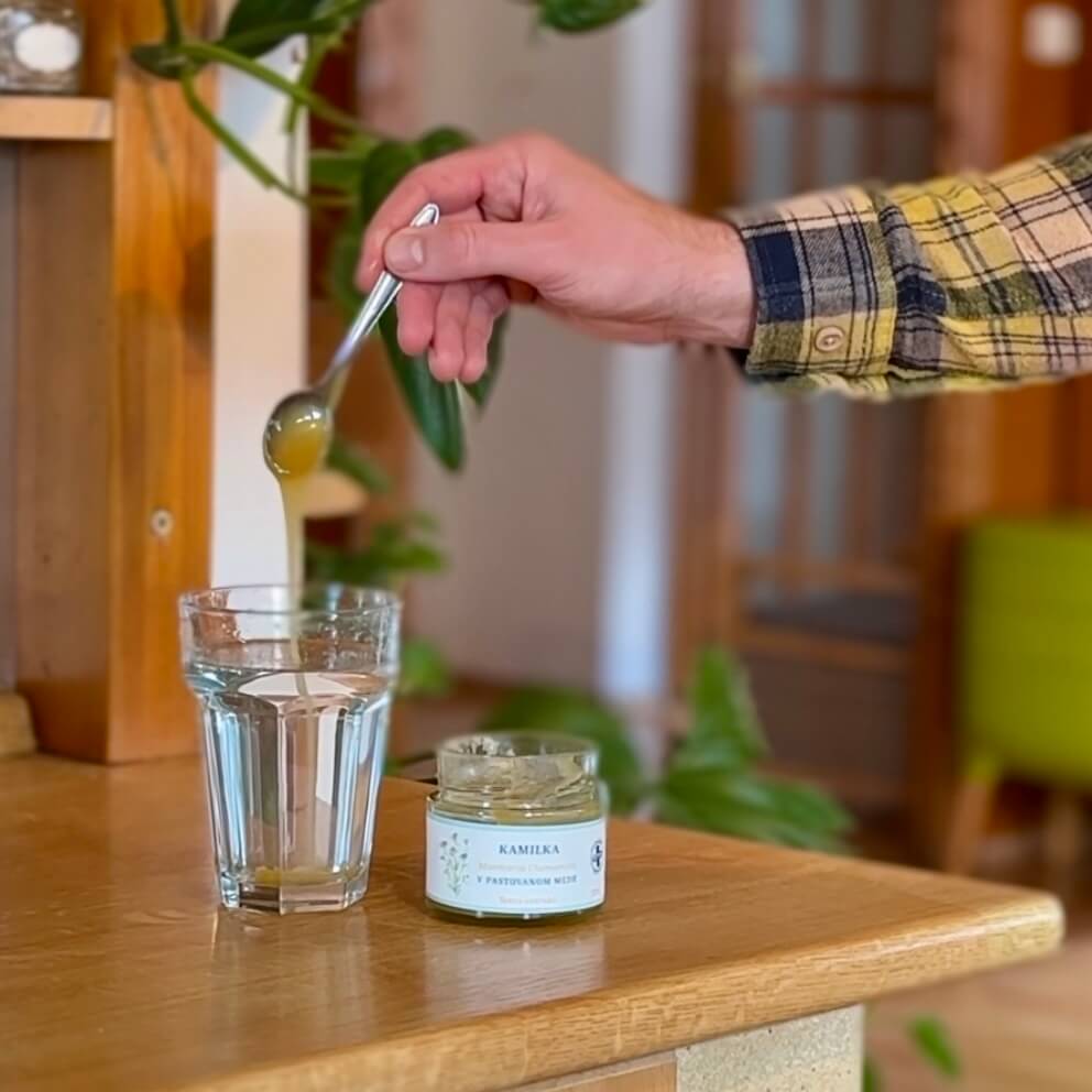 Terapeutický med s tetra extraktom do vody z liečivých bylín